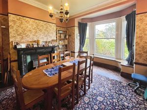 Dining Room - click for photo gallery